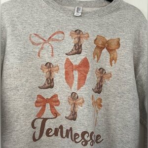 University of Tennessee VOLS Bows Cowgirl Boots Gray Sweatshirt Size Medium